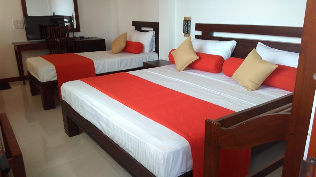 Vin Roma Inn Канди Екстериор снимка