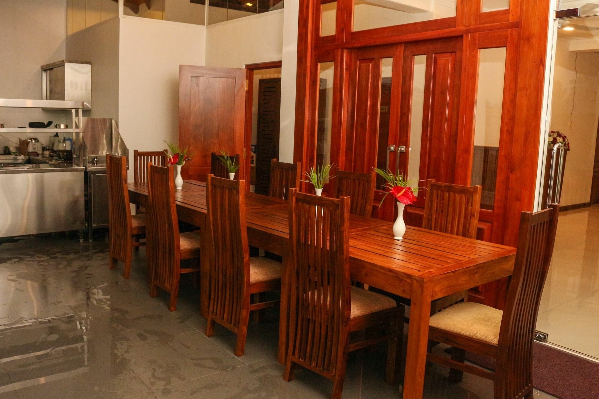 Vin Roma Inn Канди Екстериор снимка