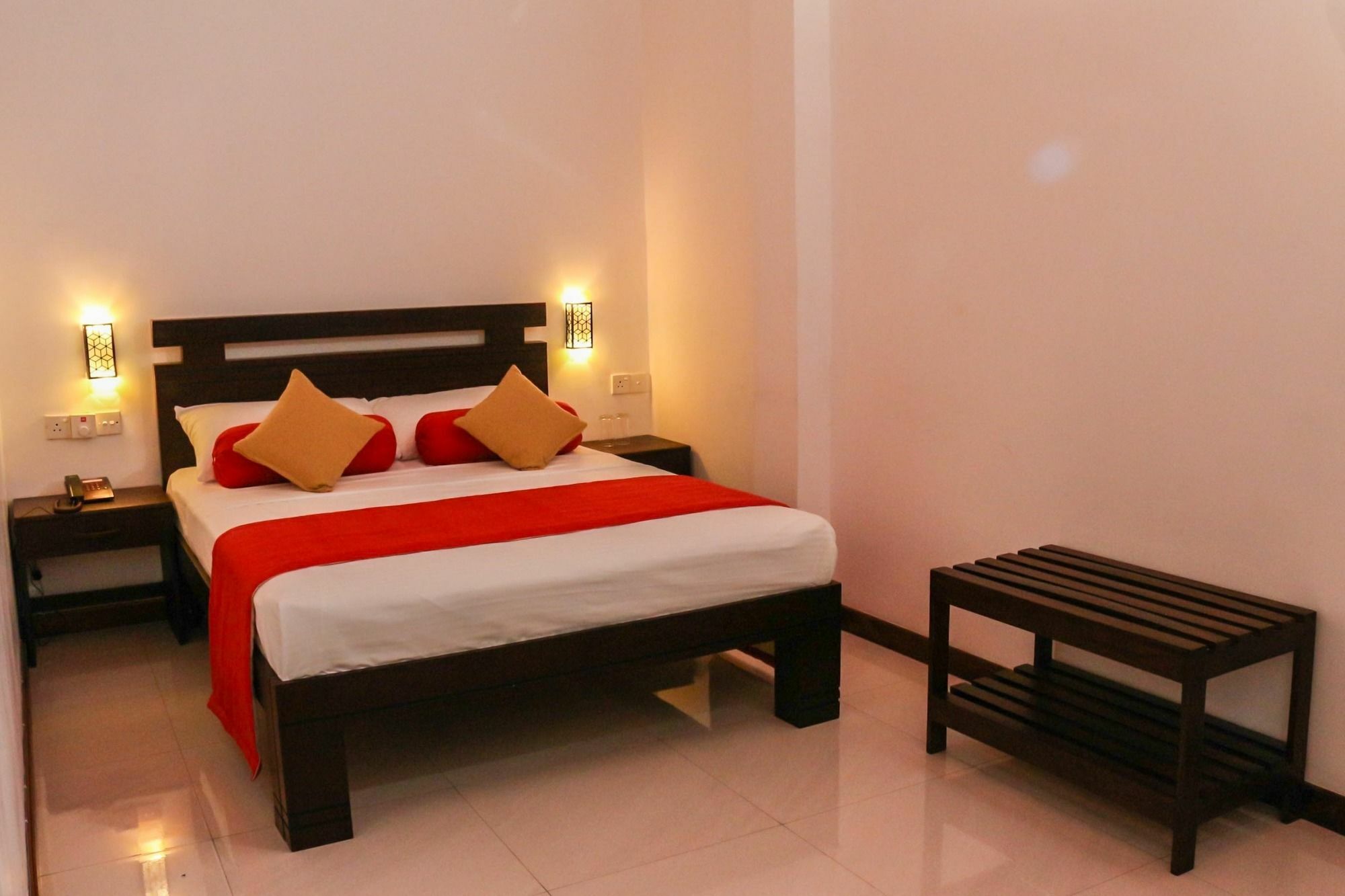 Vin Roma Inn Канди Екстериор снимка